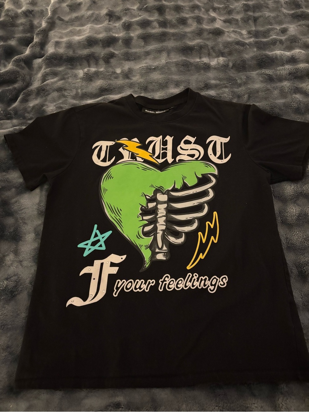 Black Graphic 'Trust Your Feelings' T‑Shirt with Green Heart